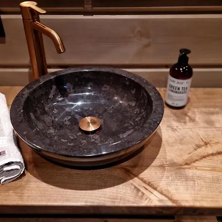 Mlodge - The Mountain *