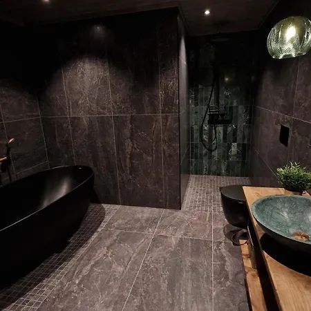 Mlodge - The Mountain